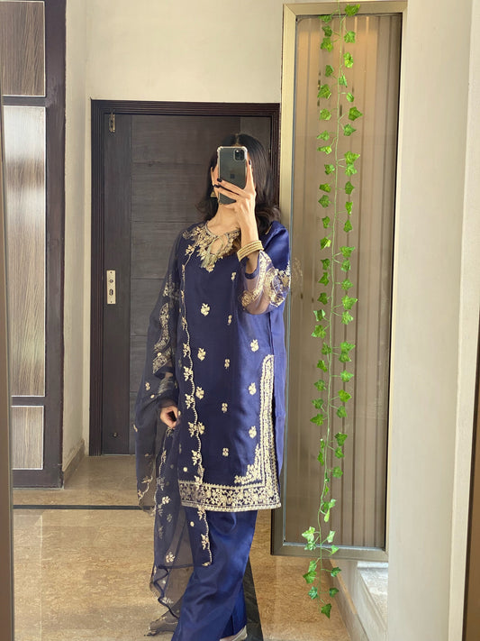Sunehri Shaam – Navy Blue Edition